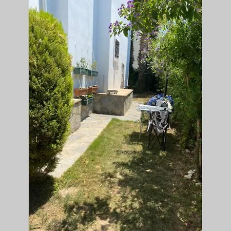 Turgutreis Merkezi Konumda Site Icinde Yazlik Ev
