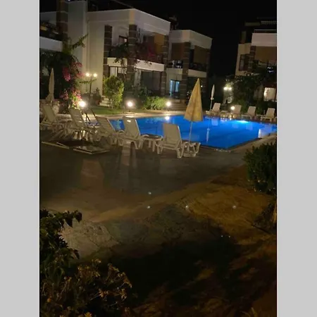 公寓 Turgutreis Merkezi Konumda Site Icinde Yazlik Ev
