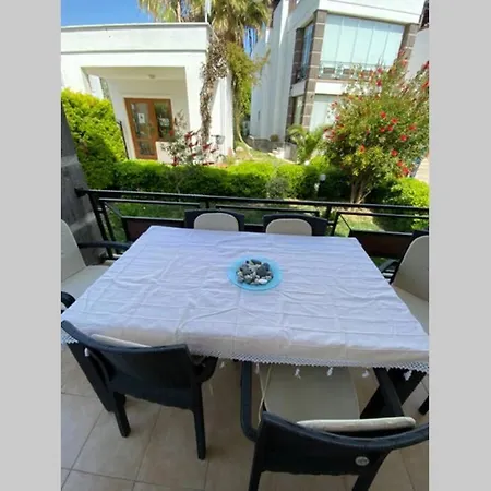 Turgutreis Merkezi Konumda Site Icinde Yazlik Ev 아파트 *